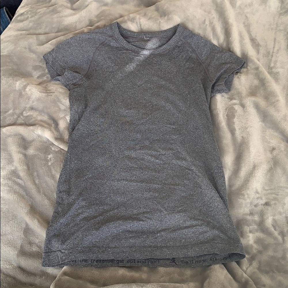 Lululemon athletica swiftly tech shirt grey size 6